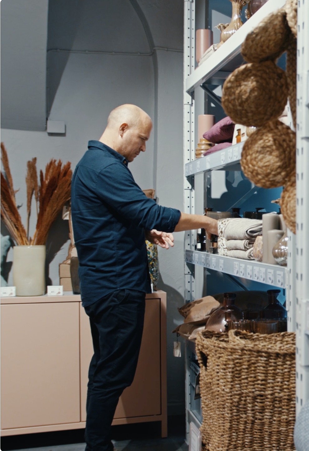 alt="  Rasmus i Basic & More på strøget i Aarhus."